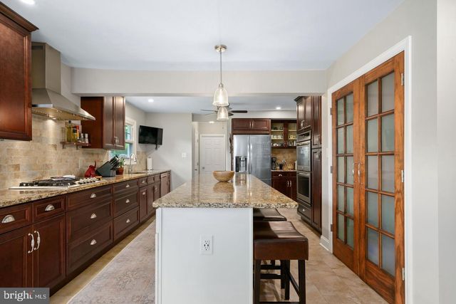 47 PLYMOUTH DR, Cherry Hill, NJ 08034