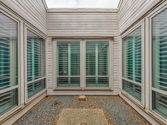 4020 Morman Lane, Addison, TX 75001