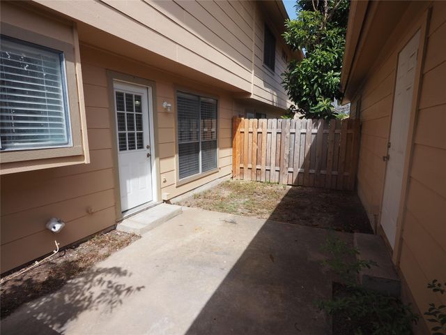 8938 North PLZ 44, Austin, TX 78753