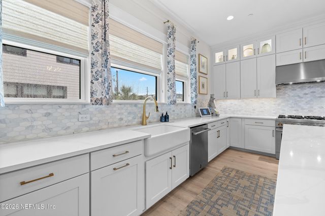 1611 PIAZZA Place, Jacksonville, FL 32207