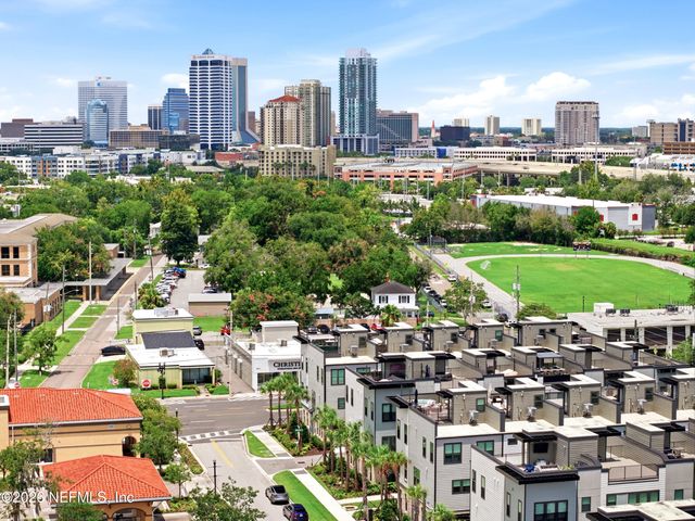 1611 PIAZZA Place, Jacksonville, FL 32207