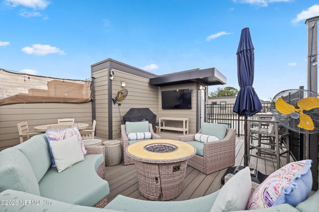1611 PIAZZA Place, Jacksonville, FL 32207