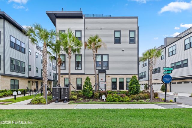 1611 PIAZZA Place, Jacksonville, FL 32207