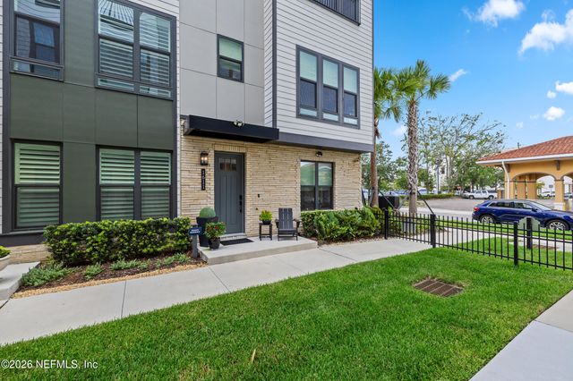 1611 PIAZZA Place, Jacksonville, FL 32207