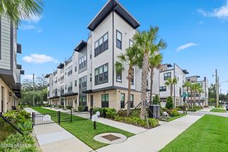 1611 PIAZZA Place, Jacksonville, FL 32207