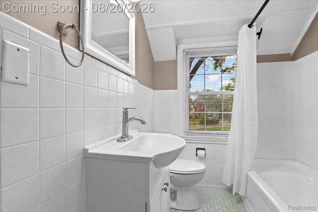 429 Moran Road, Grosse Pointe Farms, MI 48236