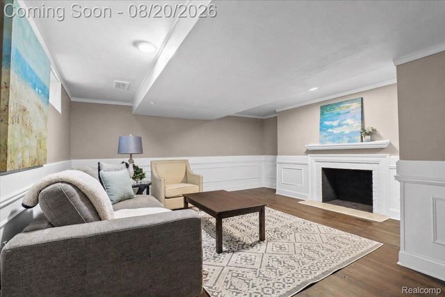 429 Moran Road, Grosse Pointe Farms, MI 48236