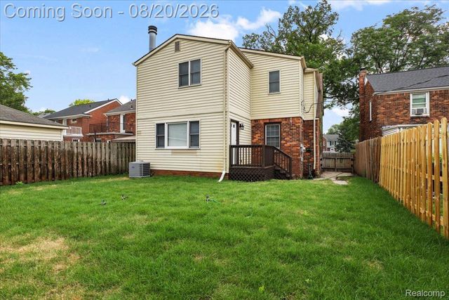 429 Moran Road, Grosse Pointe Farms, MI 48236