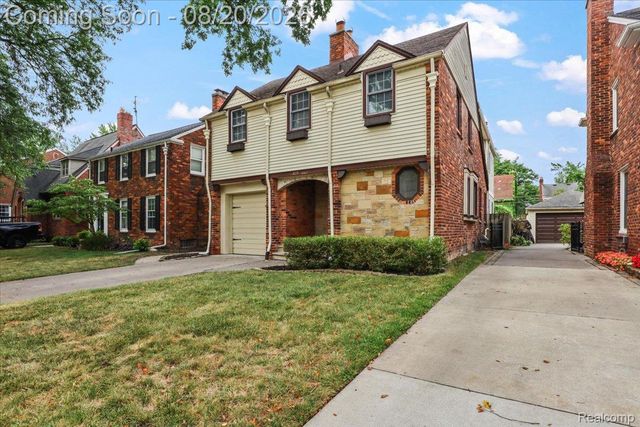 429 Moran Road, Grosse Pointe Farms, MI 48236