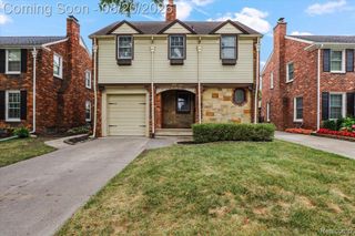 429 Moran Road, Grosse Pointe Farms, MI 48236