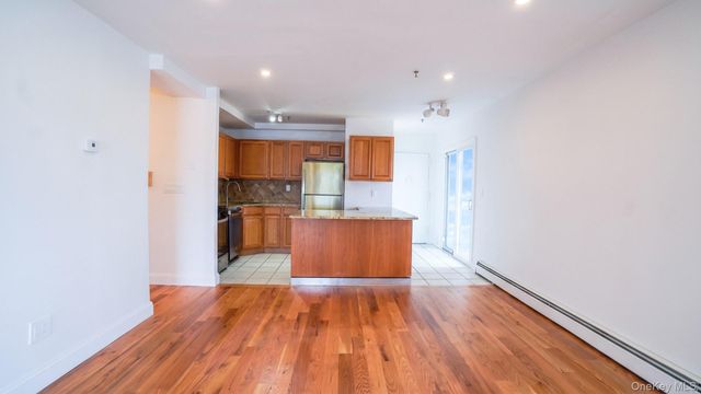 24 Pennyfield Avenue 2C, Bronx, NY 10465