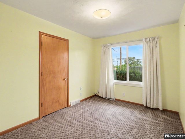 12305 Weir Street, Omaha, NE 68137