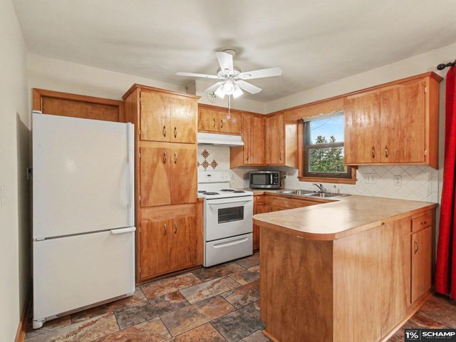 12305 Weir Street, Omaha, NE 68137