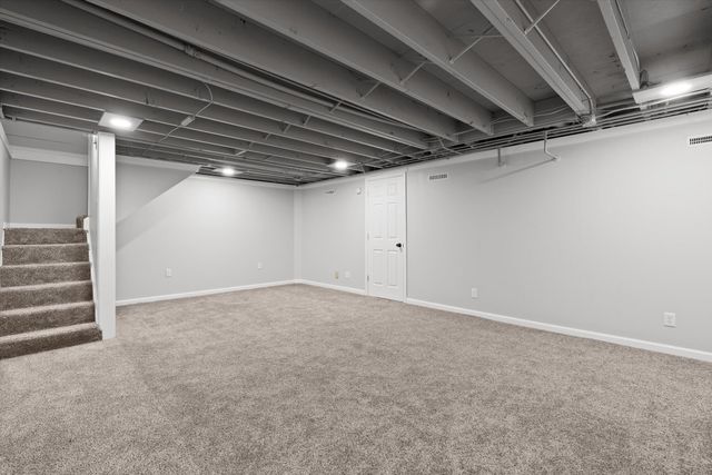 16 S 200 W, Valparaiso, IN 46385
