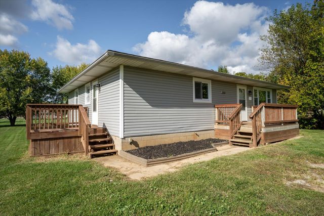 16 S 200 W, Valparaiso, IN 46385