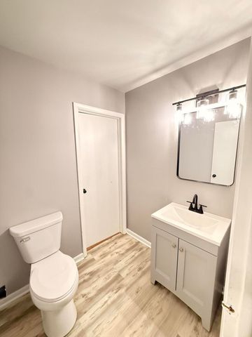 16 S 200 W, Valparaiso, IN 46385