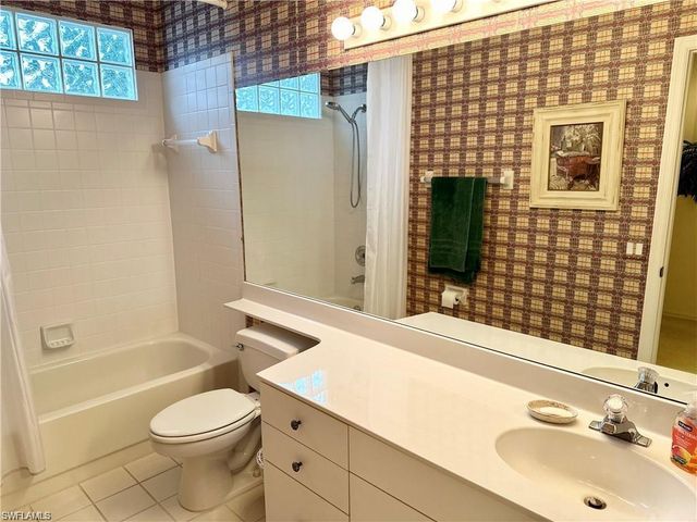 27080 Lake Harbor CT # 202, Bonita Springs, FL 34134