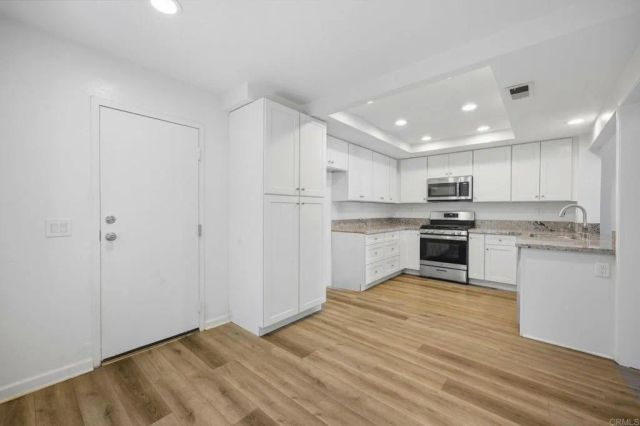 4 Windwood, Irvine, CA 92604