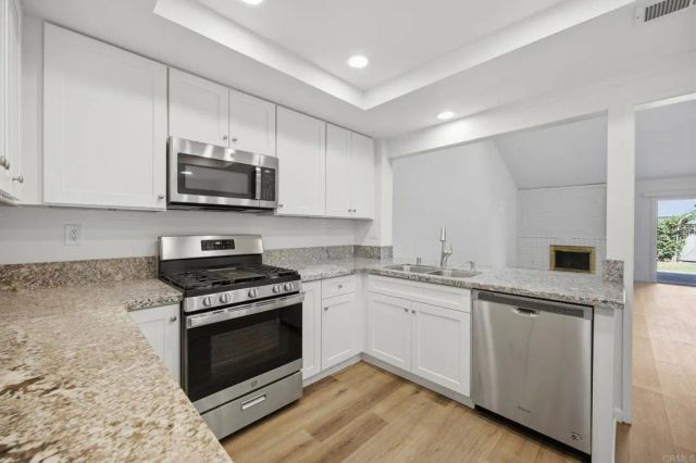 4 Windwood, Irvine, CA 92604
