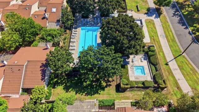 4 Windwood, Irvine, CA 92604