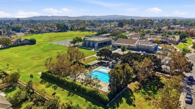 4 Windwood, Irvine, CA 92604