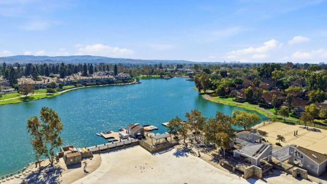4 Windwood, Irvine, CA 92604