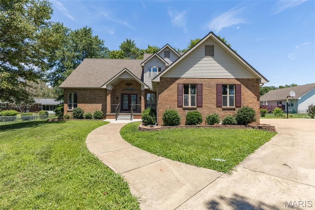 532 Loretta Court, Farmington, MO 63640