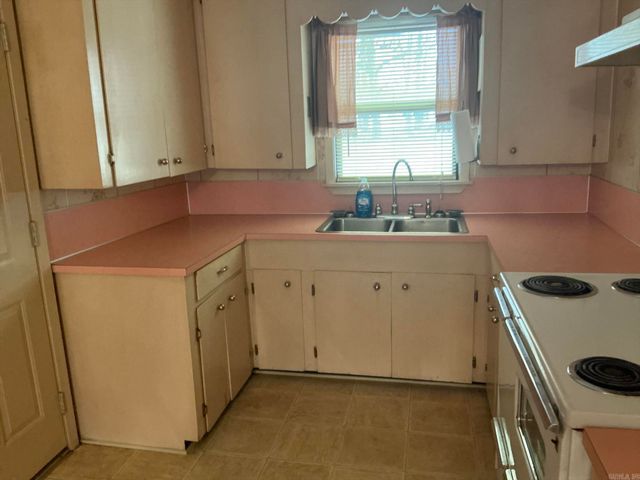 1428 James, Crossett, AR 71635