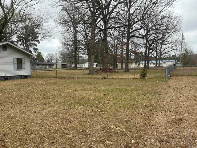 1428 James, Crossett, AR 71635