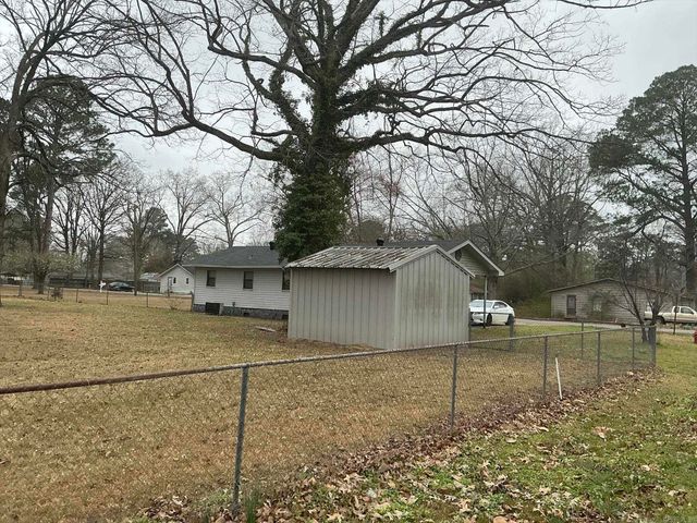 1428 James, Crossett, AR 71635
