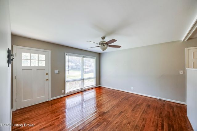 2008 Dogoon Dr, Louisville, KY 40223