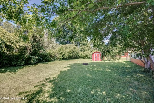 2008 Dogoon Dr, Louisville, KY 40223