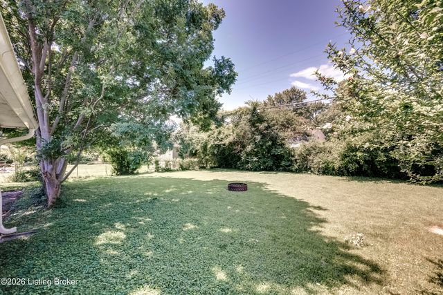 2008 Dogoon Dr, Louisville, KY 40223