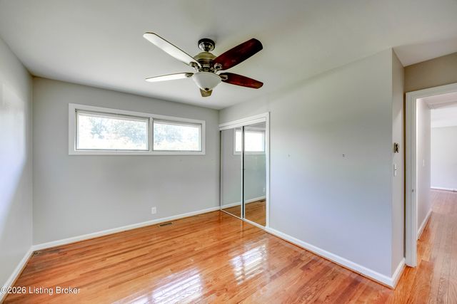 2008 Dogoon Dr, Louisville, KY 40223