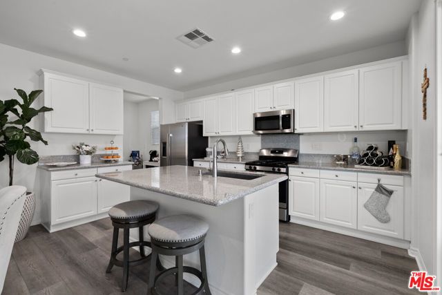 6625 Ardmore Court, Palmdale, CA 93552