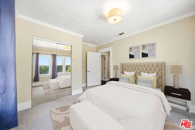 1620 S Victoria Avenue, Los Angeles, CA 90019