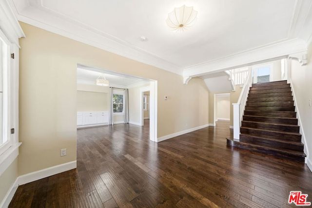 1620 S Victoria Avenue, Los Angeles, CA 90019