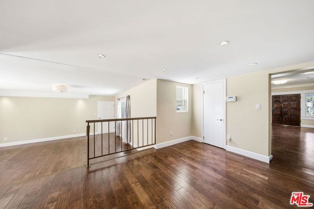 1620 S Victoria Avenue, Los Angeles, CA 90019