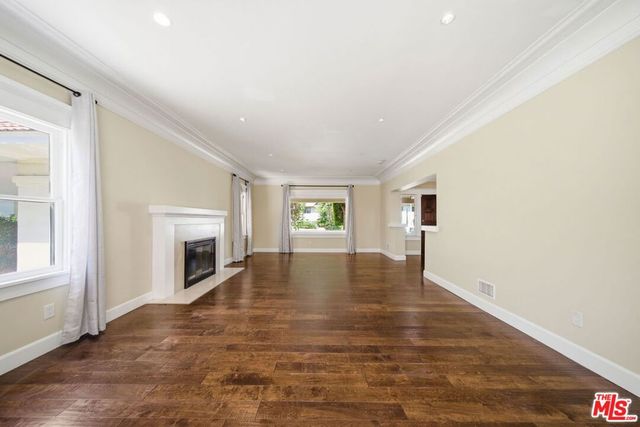 1620 S Victoria Avenue, Los Angeles, CA 90019