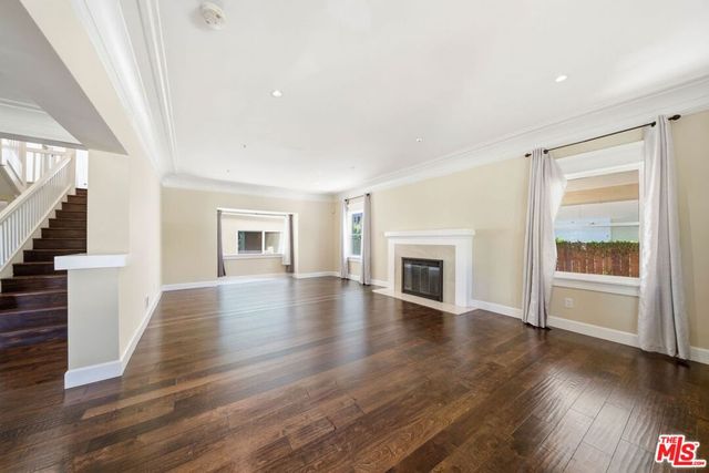 1620 S Victoria Avenue, Los Angeles, CA 90019