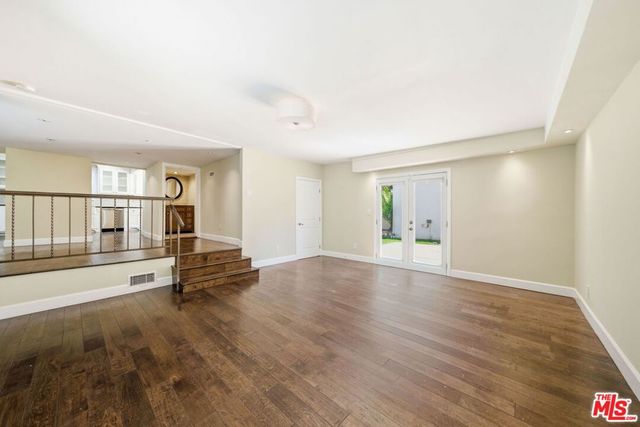 1620 S Victoria Avenue, Los Angeles, CA 90019