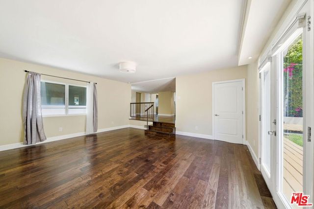1620 S Victoria Avenue, Los Angeles, CA 90019