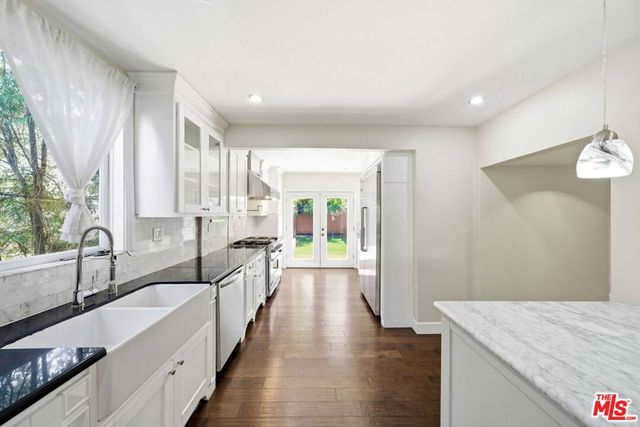 1620 S Victoria Avenue, Los Angeles, CA 90019