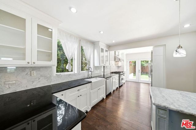 1620 S Victoria Avenue, Los Angeles, CA 90019