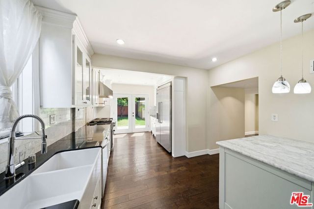 1620 S Victoria Avenue, Los Angeles, CA 90019
