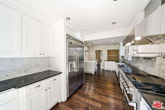 1620 S Victoria Avenue, Los Angeles, CA 90019