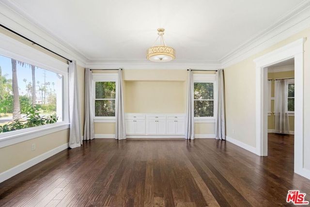 1620 S Victoria Avenue, Los Angeles, CA 90019