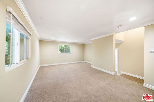 1620 S Victoria Avenue, Los Angeles, CA 90019