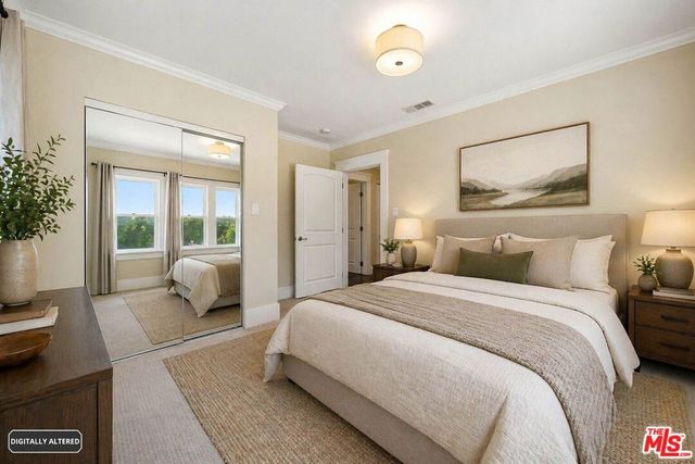 1620 S Victoria Avenue, Los Angeles, CA 90019
