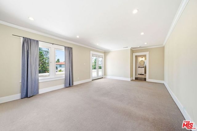 1620 S Victoria Avenue, Los Angeles, CA 90019